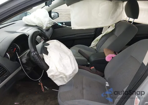 2010 Nissan Sentra 2.0S from USA, damaged, VIN 3N1AB6AP2AL652722